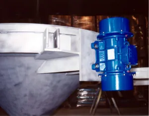 Vibrador electromecánico en activador de silo (bin activator)